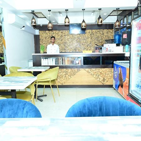 Hotel Sgt Plaza Varanasi Eksteriør bilde
