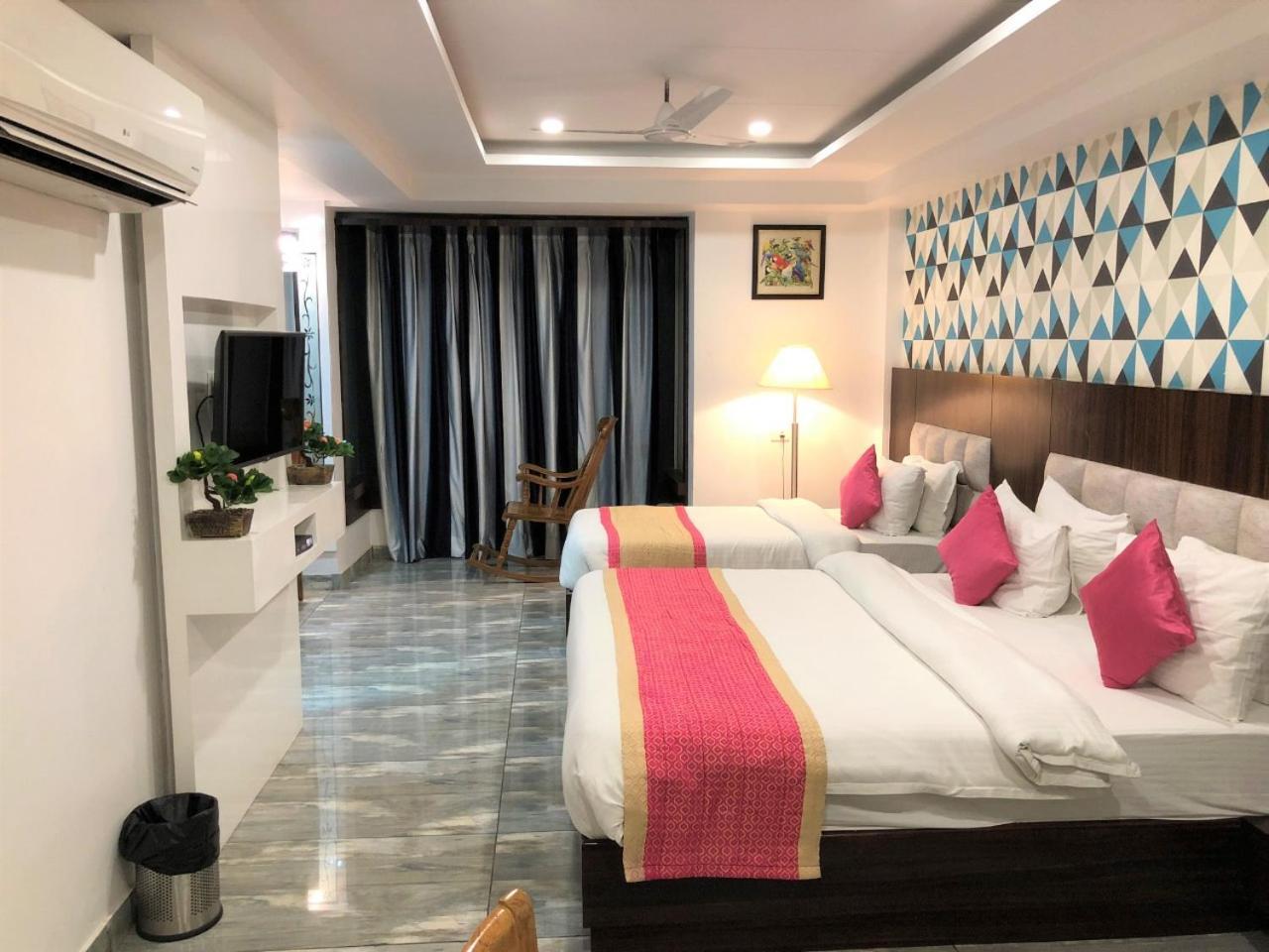 Hotel Sgt Plaza Varanasi Eksteriør bilde