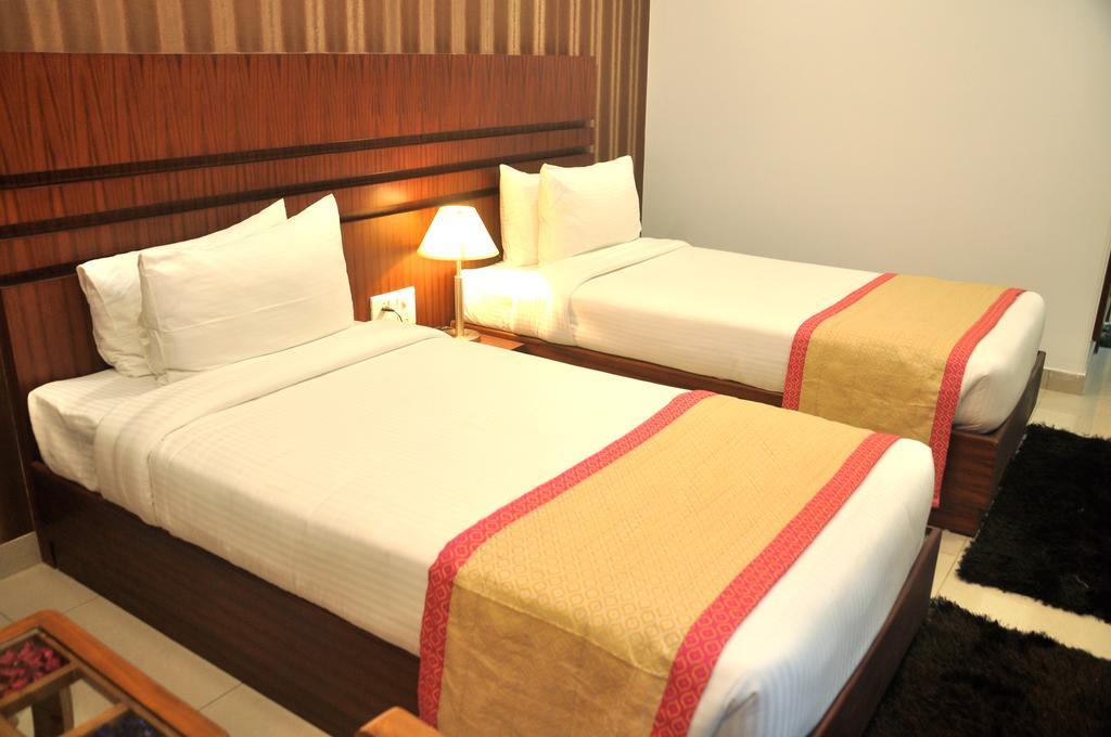 Hotel Sgt Plaza Varanasi Eksteriør bilde