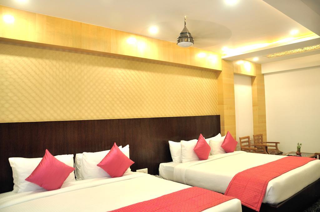 Hotel Sgt Plaza Varanasi Eksteriør bilde