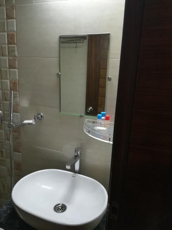 Hotel Sgt Plaza Varanasi Eksteriør bilde